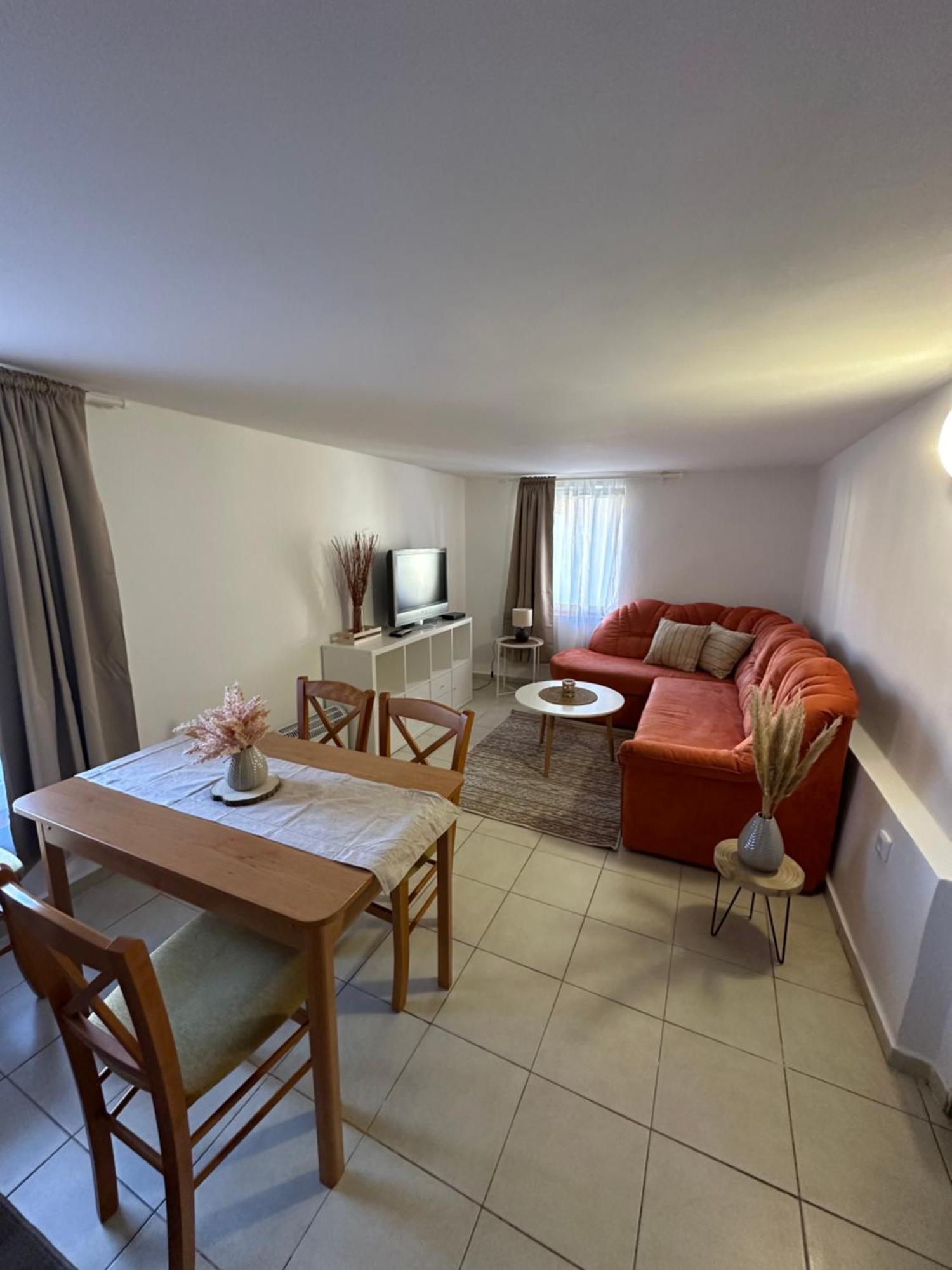 Apartment Dehtare Екстериор снимка